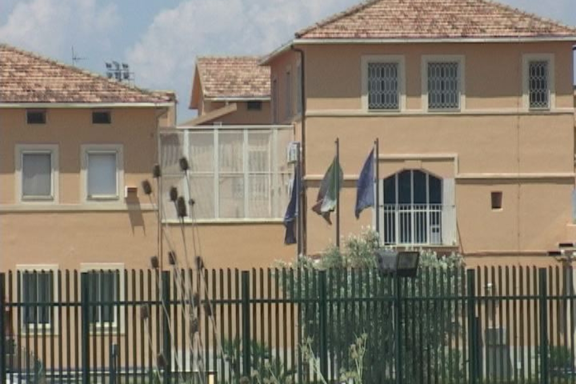 Scoperti telefoni cellulari nel carcere Cosmai di Cosenza 
